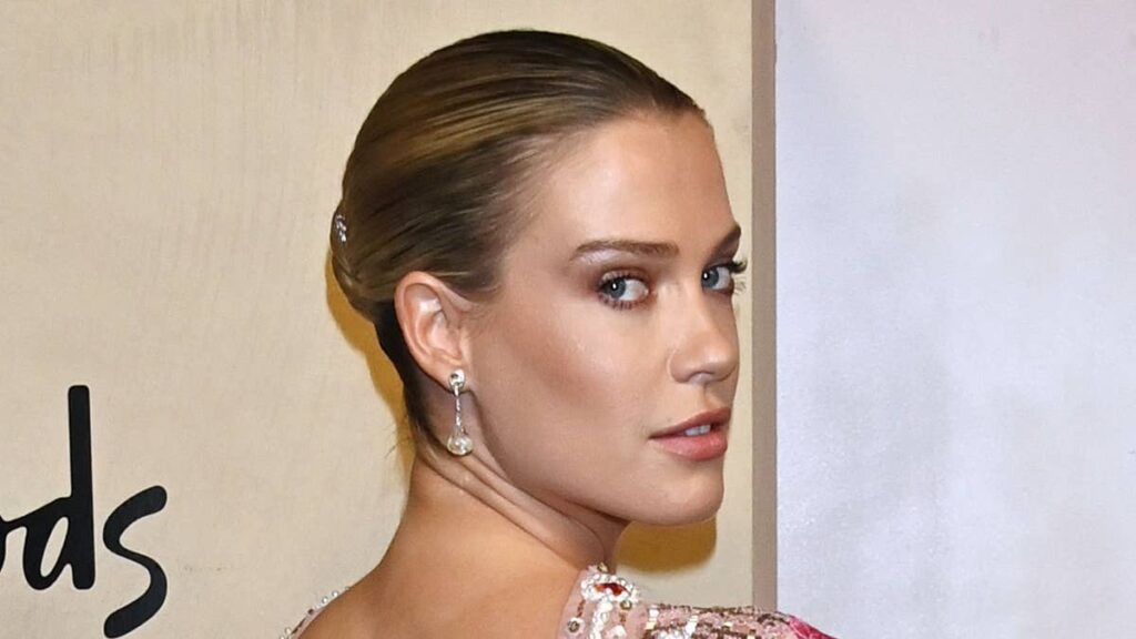 Lady Amelia Spencer is radiant in mermaid-worthy bikini in underwater clip