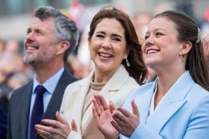 Princess Isabella skips her army pay with Frederik and Mary to cover her costs