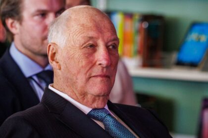 Royal palace rushes out an urgent statement after hospital visit