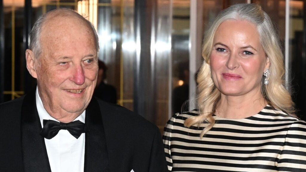 Mette-Marit Steps Out of Recovery for King Harald’s Bedside