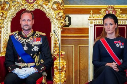 Haakon VIII Swears Oath as King Before Norway’s Parliament with Princess Ingrid by His Side