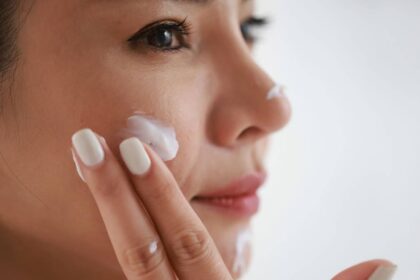 Why your moisturiser is making your foundation crease (and the 2-minute trick MUAs swear by)