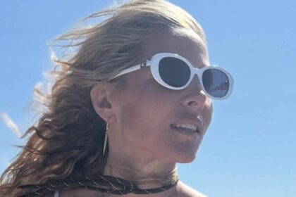 Bikini-clad Elsa Pataky displays rock-hard physique and insists ‘you don’t need a gym’ to get a body like hers – see how