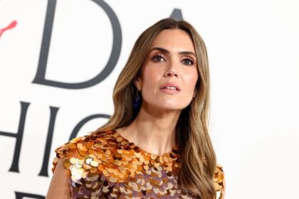 Mandy Moore off her postpartum body in ‘loose skin’ bikini selfie