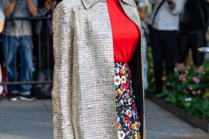 Pamela Anderson is color-clashing perfection with bold look and sleek new hair