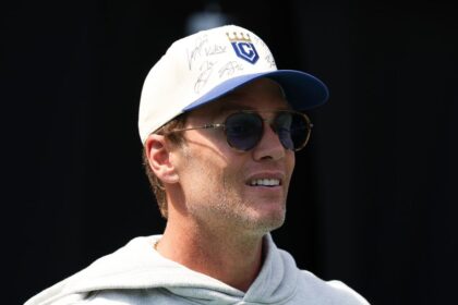 Tom Brady celebrates his birthday in France Vivian and a mystery blonde