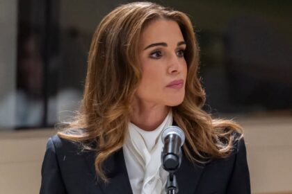Queen Rania steps out in sharp power suit with an unexpectedly romantic detail in New York