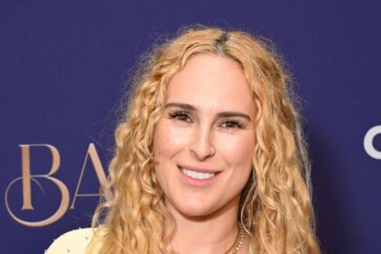Demi Moore and Bruce Willis’ daughter Rumer debuts new look after big family move