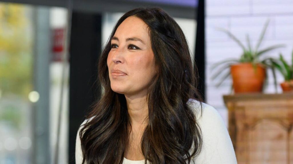 Joanna Gaines shares ‘hard’ message on goodbyes with rare family photos featuring her 5 kids