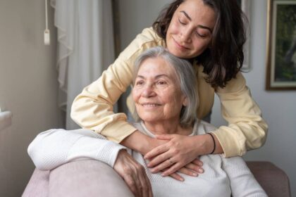 The biggest mistake adults make when watching their parents age, according to a psychologist