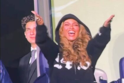 Beyoncé’s reaction as Jay-Z stops London show for romantic birthday surprise