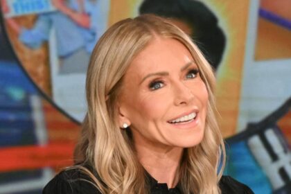 Kelly Ripa reveals the “bad habit” that forced her off Live for weeks