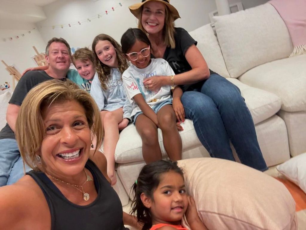 Hoda Kotb revealed Savannah Guthrie and her family came to visit her new house - for 30 minutes! 