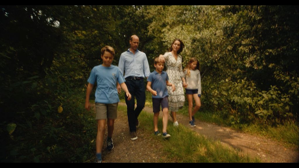 Prince William and Kate Middleton with children Prince George, Princess Charlotte and Prince Louis