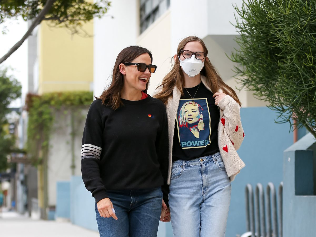 Jennifer Garner and daughter Violet Affleck