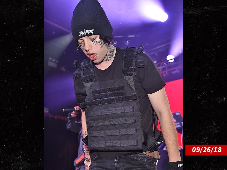 lil xan performing singing