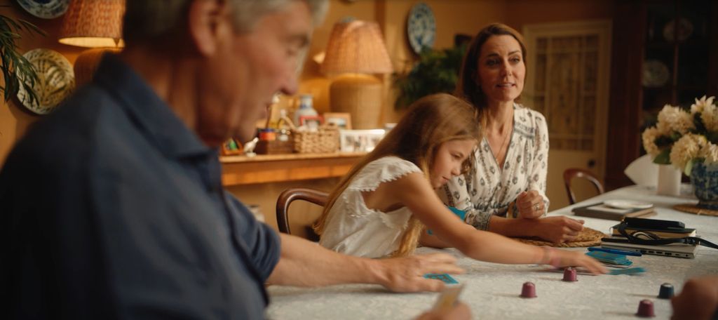 Kate Middleton playing cards with Michael Middleton and daughter Princess Charlotte