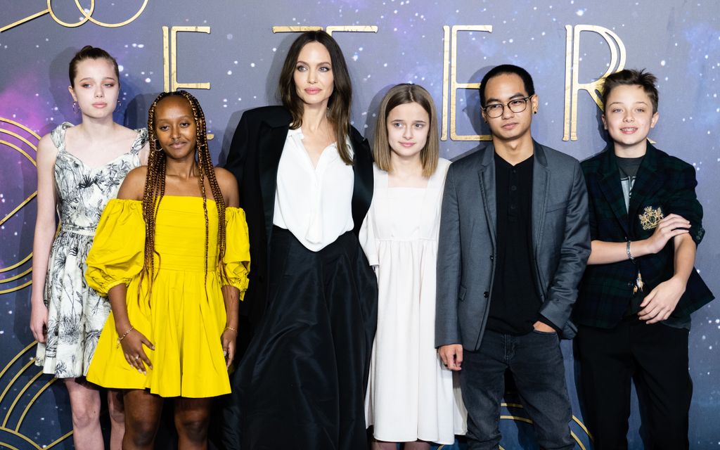 L to R: Shiloh Jolie-Pitt, Zahara Jolie-Pitt, Angelina Jolie, Vivienne Jolie-Pitt, Maddox Jolie-Pitt and Knox Jolie-Pitt 