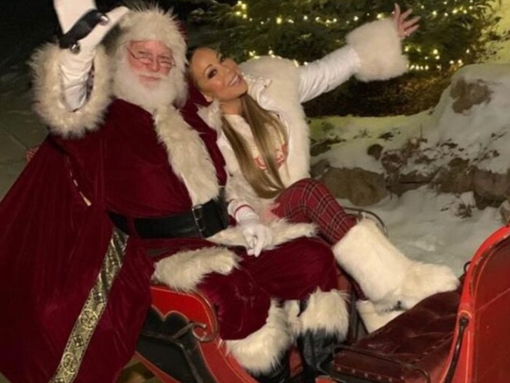 Mariah Carey’s Festive Photos