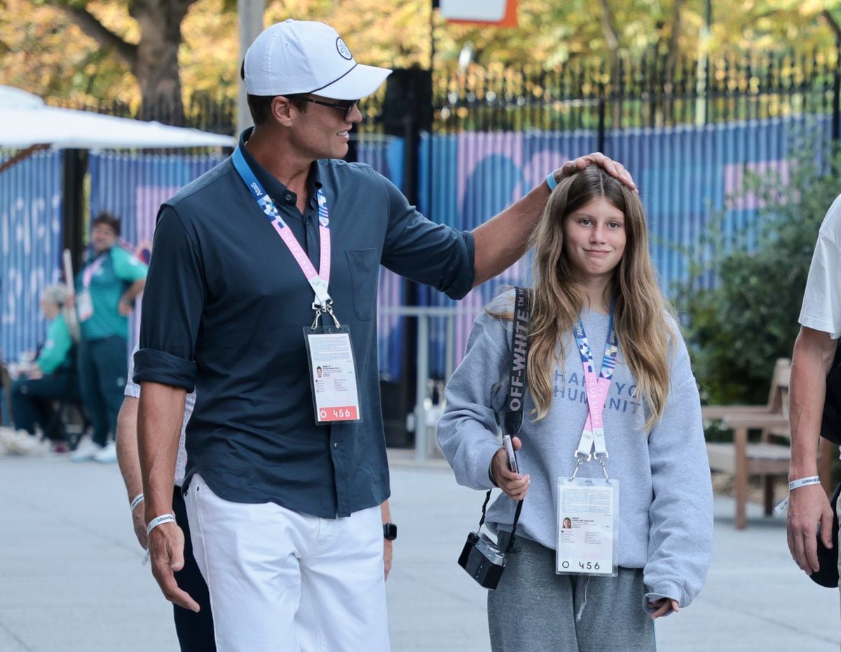  Tom and Vivian Brady attend the men's tennis final between Novak Djokovic of Serbia and Carlos Alcaraz of Spain