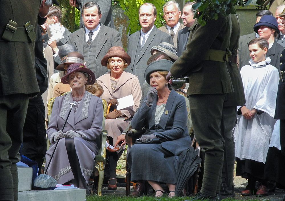 Maggie Smith and Penelope Wilton filming Downton