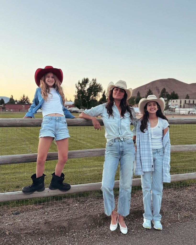 Emma Heming with daughters Mabel and Evelyn 