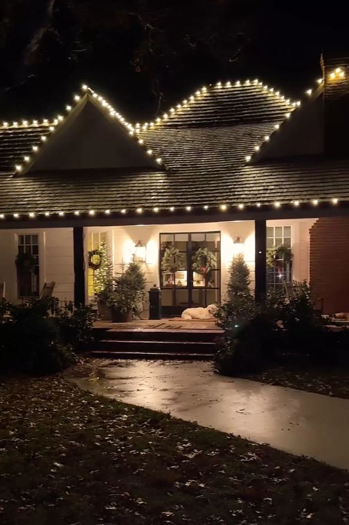 Joanna's lavish Texan farmhouse is all decked out!