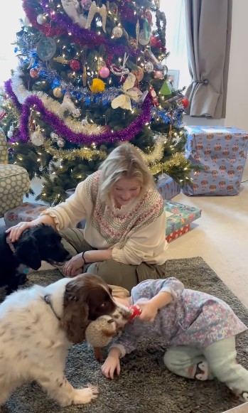 joanna page christmas tree dogs and child