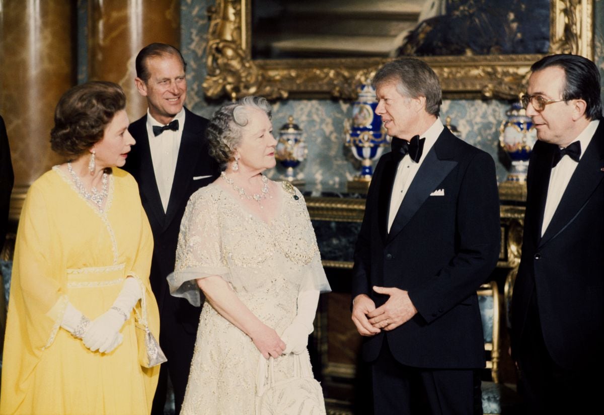 Former President Jimmy Carter pictured with Queen Elizabeth, Prince Philip and the Queen Mother in May 1977