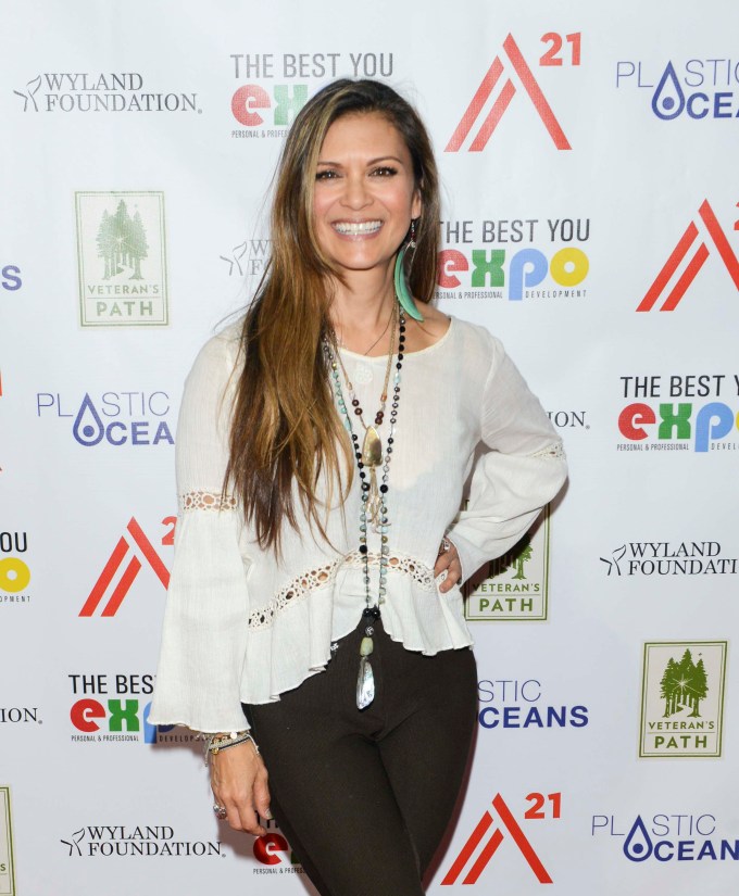 Nia Peeples