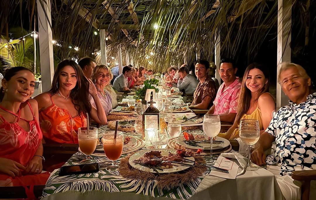 Sofia Vergara's Thanksgiving family gathering