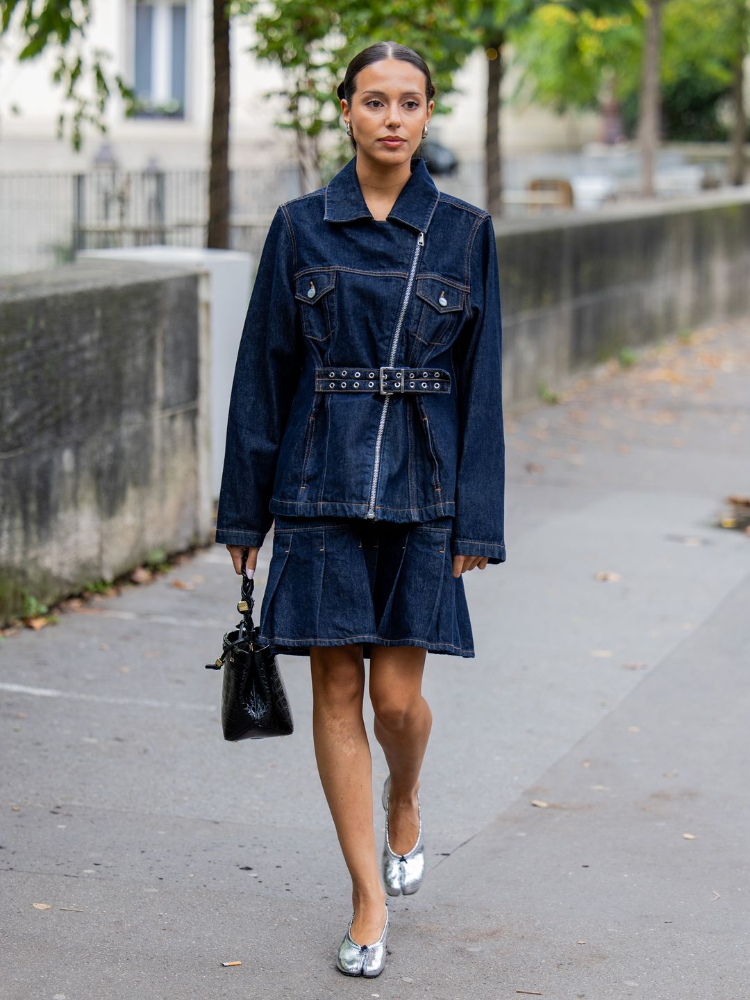 model wearing a 90s double denim look