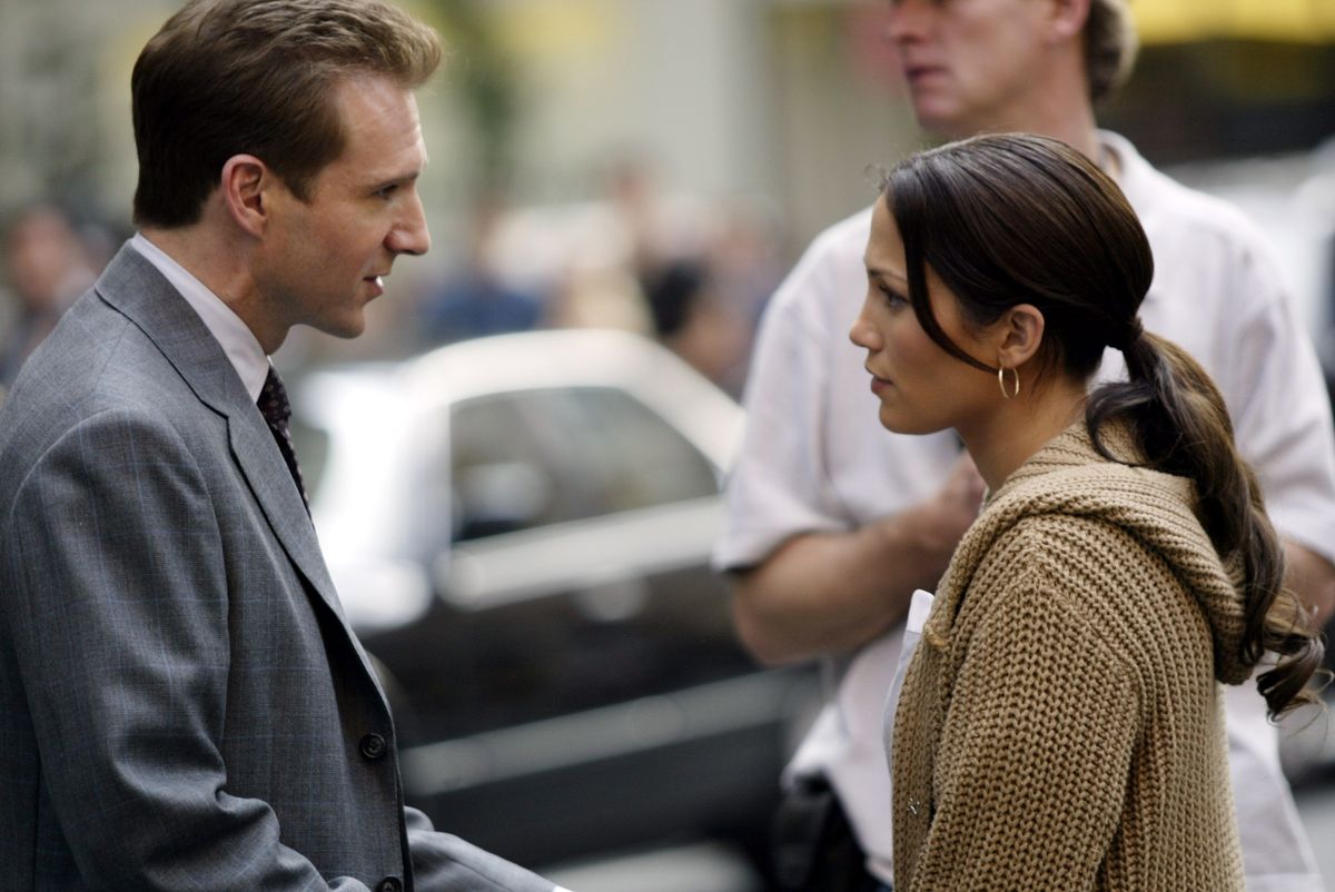 Ralph Fiennes and Jennifer Lopez on set