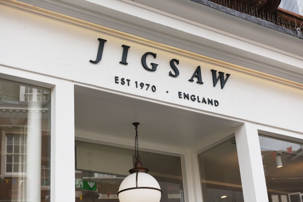 Jigsaw shop