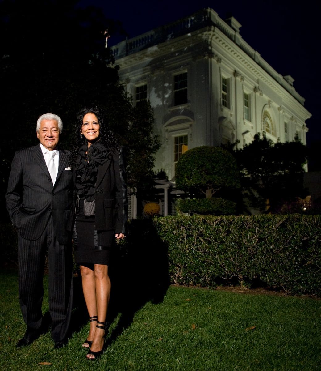 Sheila E. and Pete Escovedo arrive for a taping of ï¿½In Performance at the White House: Fiesta Latina,ï¿½ a concert hosted by US President Barack Obama celebrating Hispanic musical heritage, on the South Lawn of the White House in Washington, DC, on October 13, 2009. Televised on October 15th on public broadcasting stations nationwide, participants also include Gloria Estefan, George Lopez, ThalÃ­a, Tito ï¿½El Bambinoï¿½, and the Chicano rock band Los Lobos. AFP PHOTO / Saul LOEB (Photo credit should read SAUL LOEB/AFP via Getty Images)