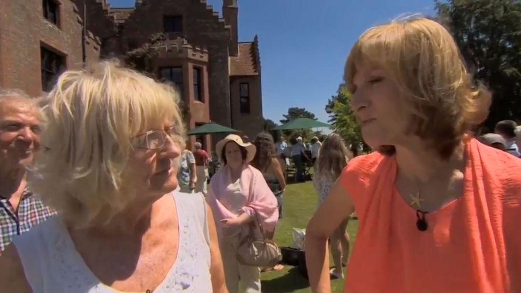 Fiona Bruce with on the guests on the Antiques Roadshow