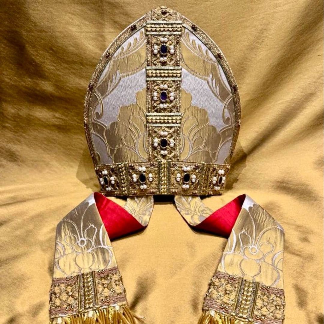 The hierarchy in the Catholic Church is distinguished through attire
