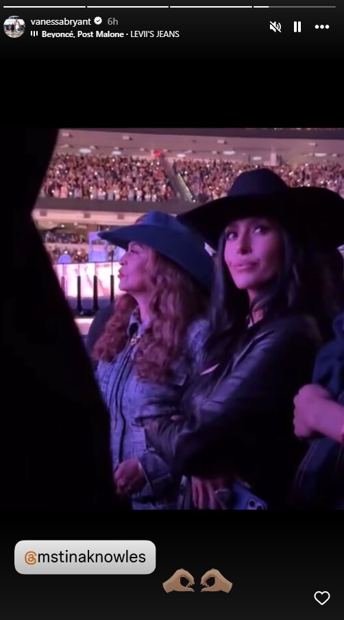 Vanessa Bryant and Tina Knowles watched the concert while standing next to each other