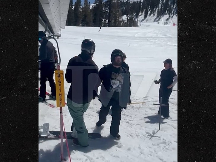 haley-joel-osment-1-04-17-25
