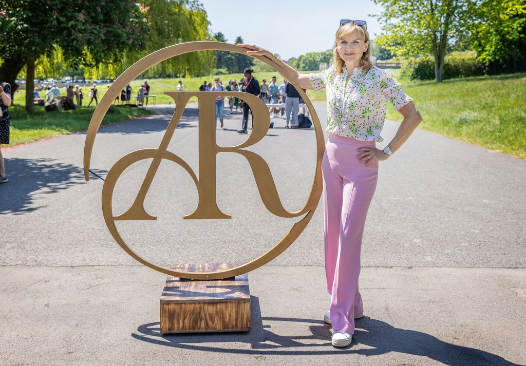 Fiona Bruce at Crystal Palace Park, London on Antiques Roadshow 