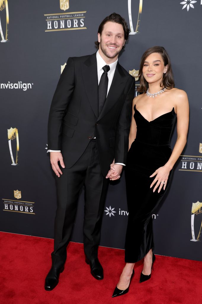 josh allen holding hands hailee steinfeld nfl honors