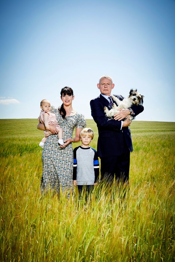 Doc Martin and Louisa Ellongham and their children and dog in Doc Martin