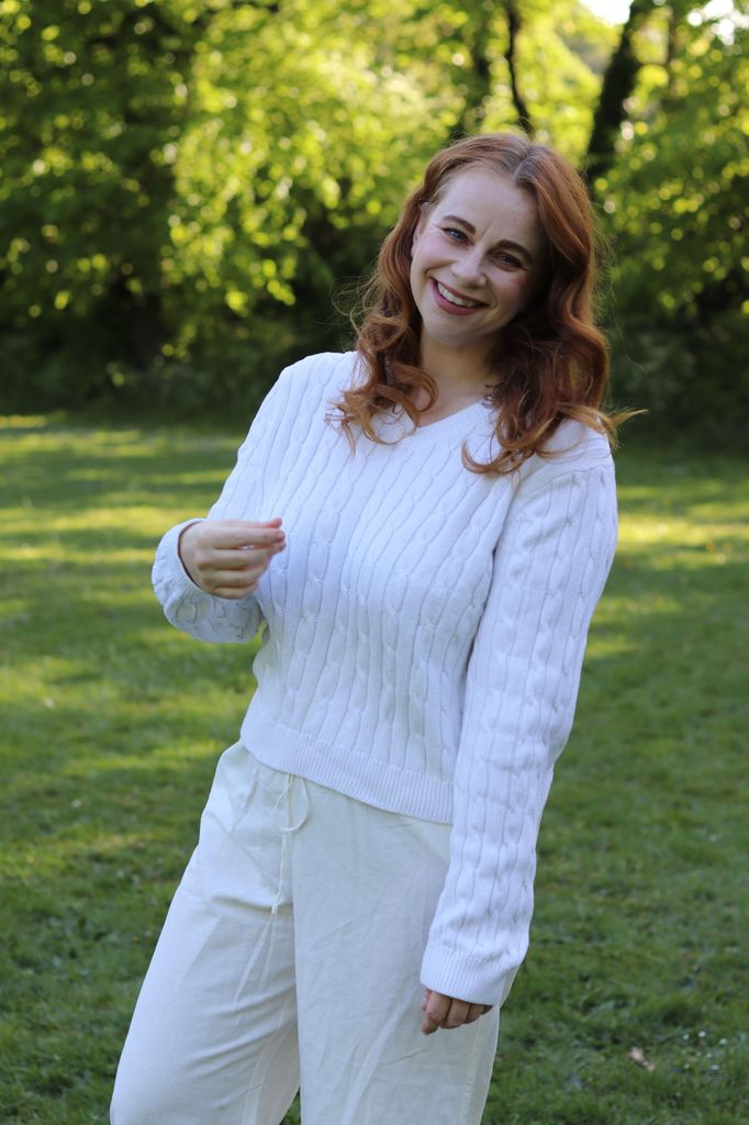 Meghan Markle's white GAP jumper