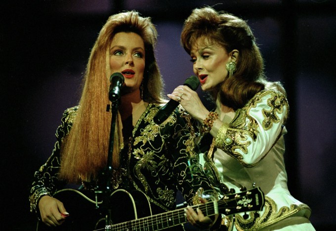 Naomi & Wynonna Judd Perform