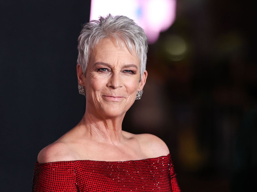 Jamie Lee Curtis (Baroness Haden-Guest) arrives at the World Premiere Of Universal Pictures And Blumhouse Productions' 'Halloween Ends' held at the TCL Chinese Theatre IMAX in Hollywood, Los Angeles, California, United States.