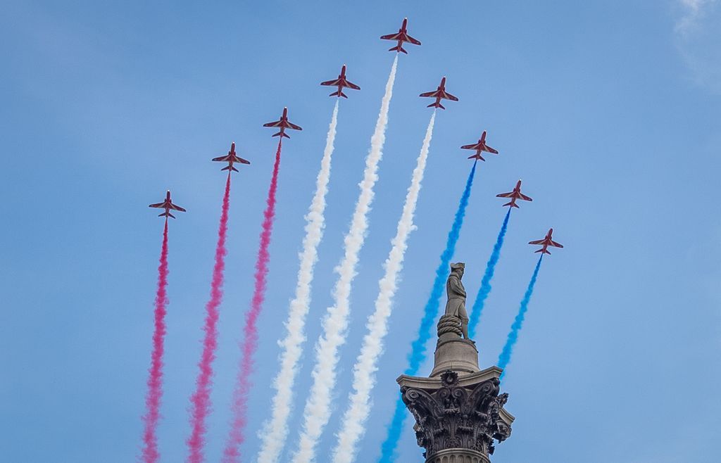 The Red Arrows flying over Nelson's Column
