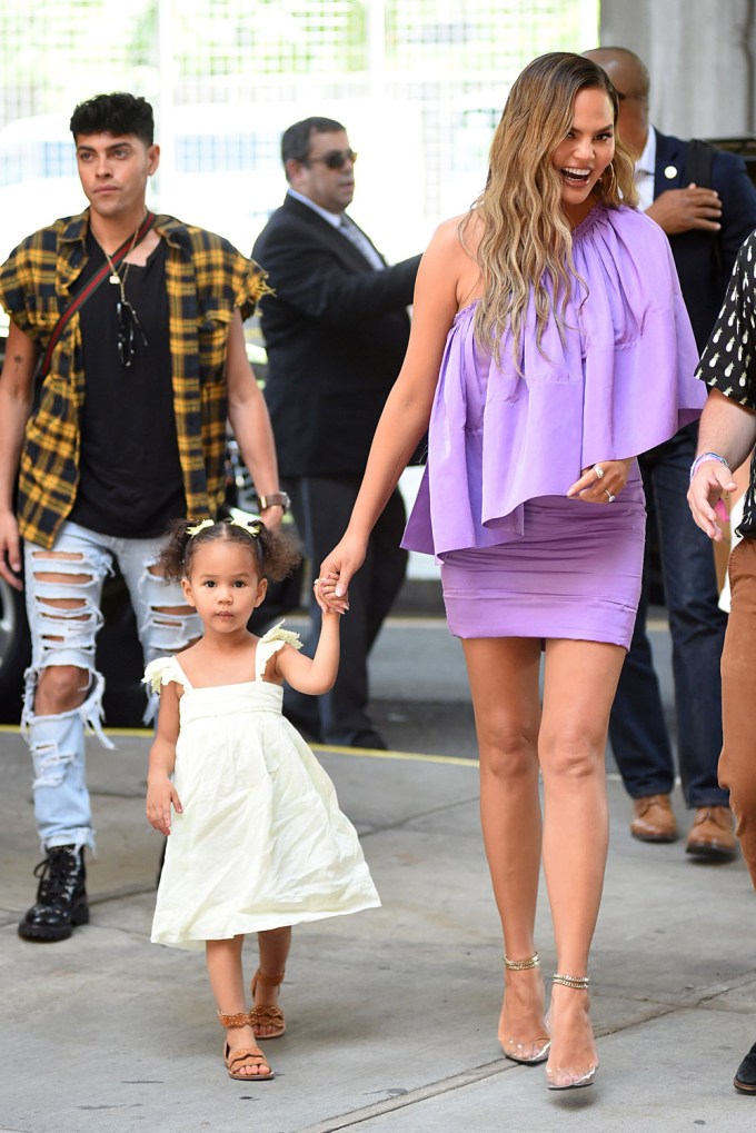 Chrissy Teigen & Daughter Luna