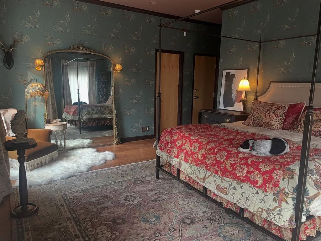 Another angle of Christina Hendricks' New York bedroom