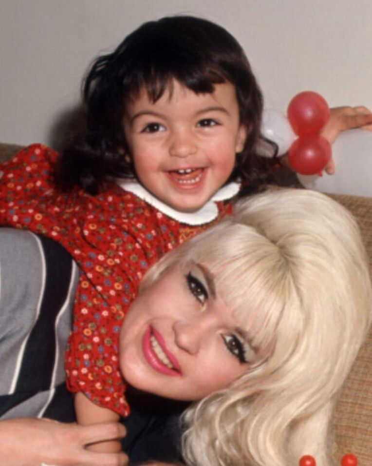 photo of mariska hargitay as a child with mom janye mansfield