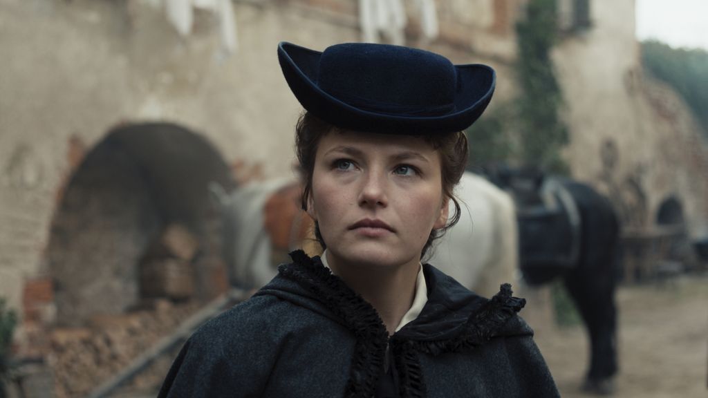 Devrim Lingnau stars in The Empress 